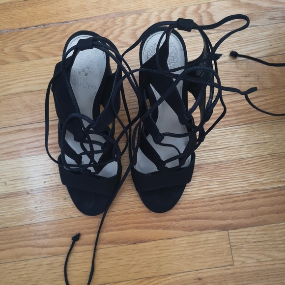 Vince Camuto Women's shoes - Picture 2 of 3